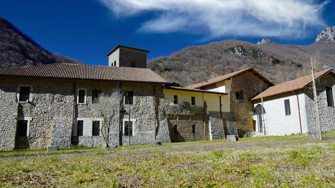 Hotel Abbazia Ss. Quirico E Giulitta à Micigliano Extérieur photo