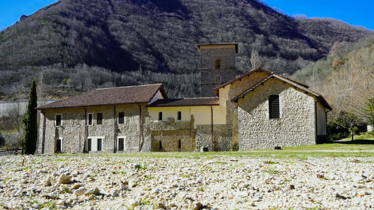 Hotel Abbazia Ss. Quirico E Giulitta à Micigliano Extérieur photo